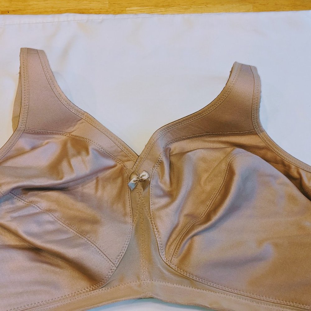 MagicLift Active Support Bra in Cafe 42I - Picture 5 of 7